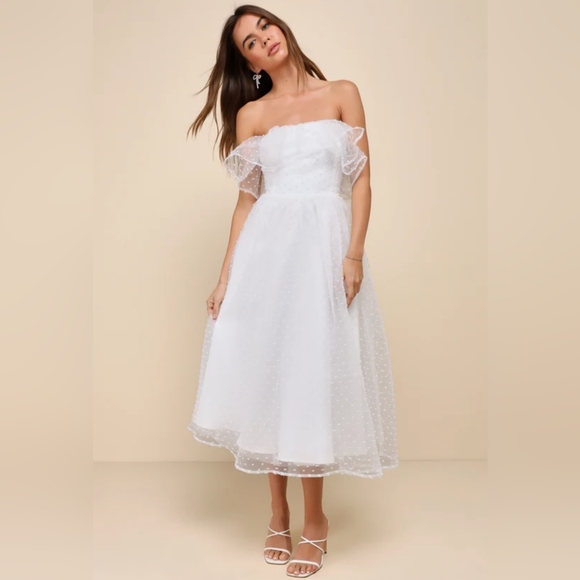 Lulus Dresses & Skirts - NWOT Lulu's White Strapless Ruffled Swiss Dot Midi Dress Size XL